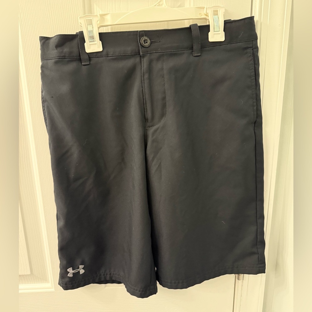 Under Armour, heat gear, black golf shorts, youth large
